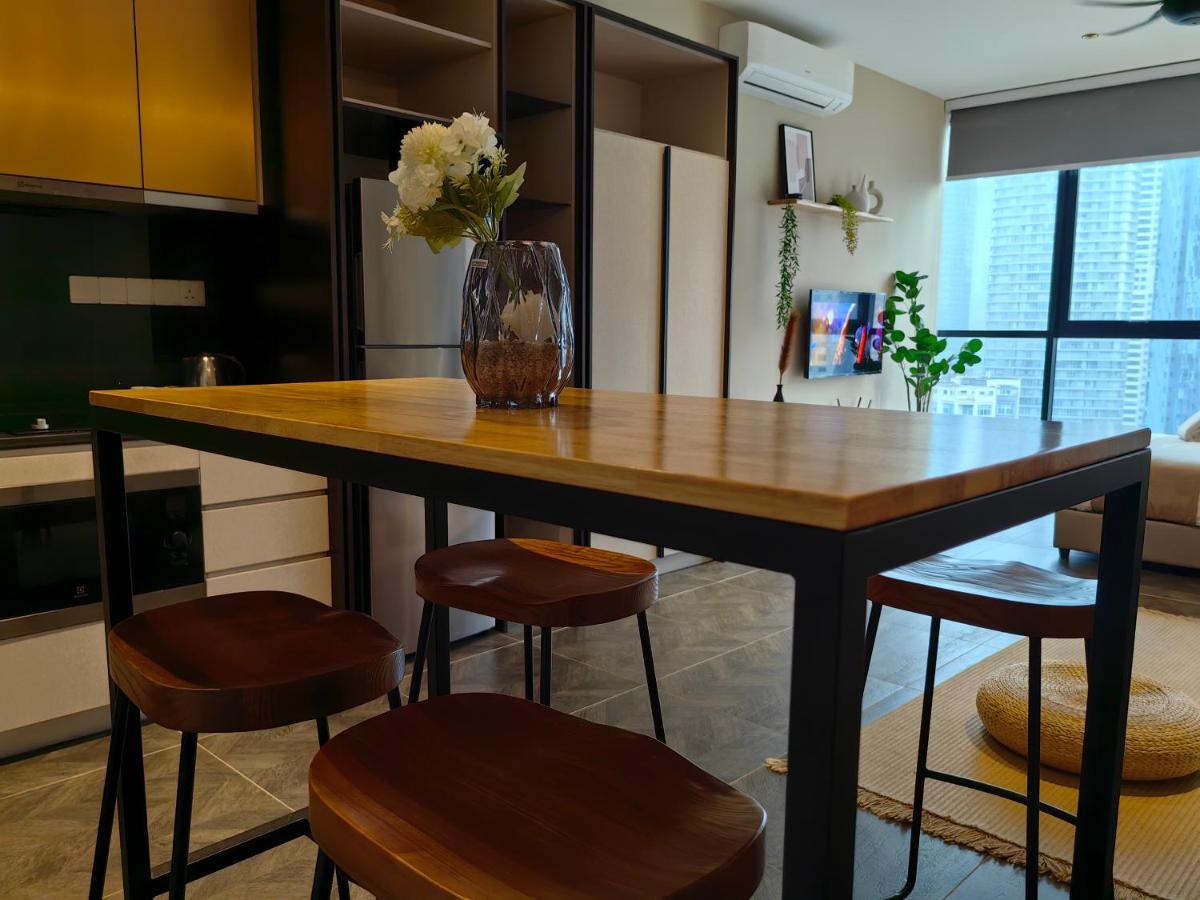 Scarletz Suites Klcc By De Harlequins Guesthouse Куала Лумпур Екстериор снимка