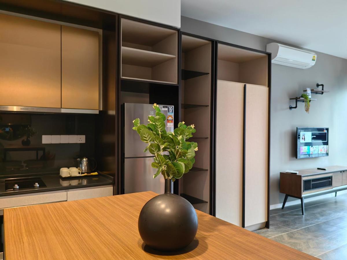 Scarletz Suites Klcc By De Harlequins Guesthouse Куала Лумпур Екстериор снимка