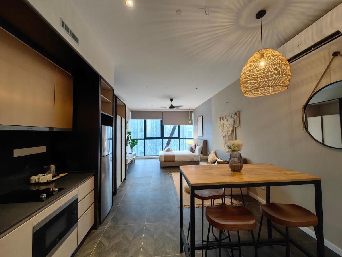 Scarletz Suites Klcc By De Harlequins Guesthouse Куала Лумпур Екстериор снимка